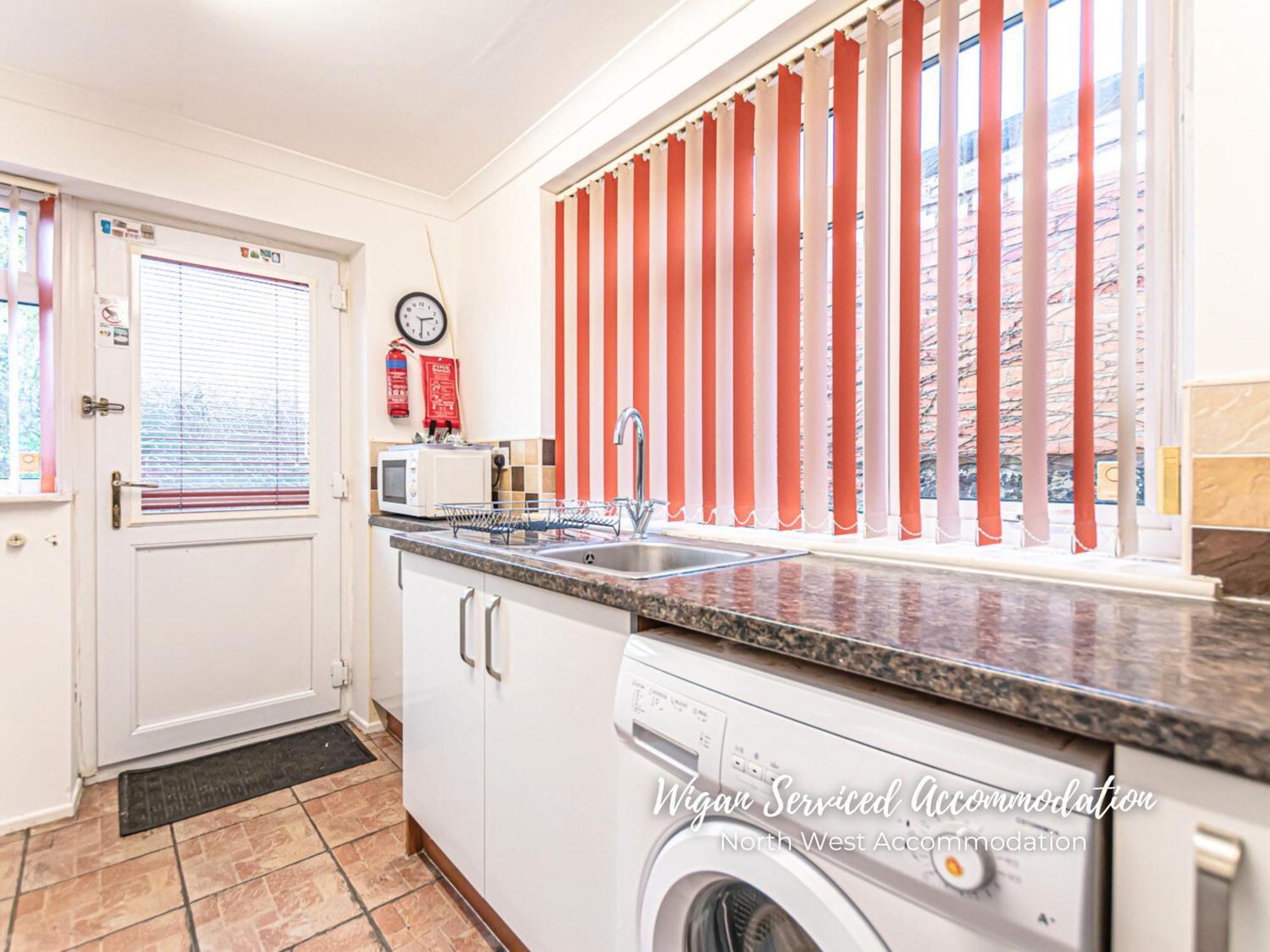 Wigan Serviced Accommodation Bagian luar foto