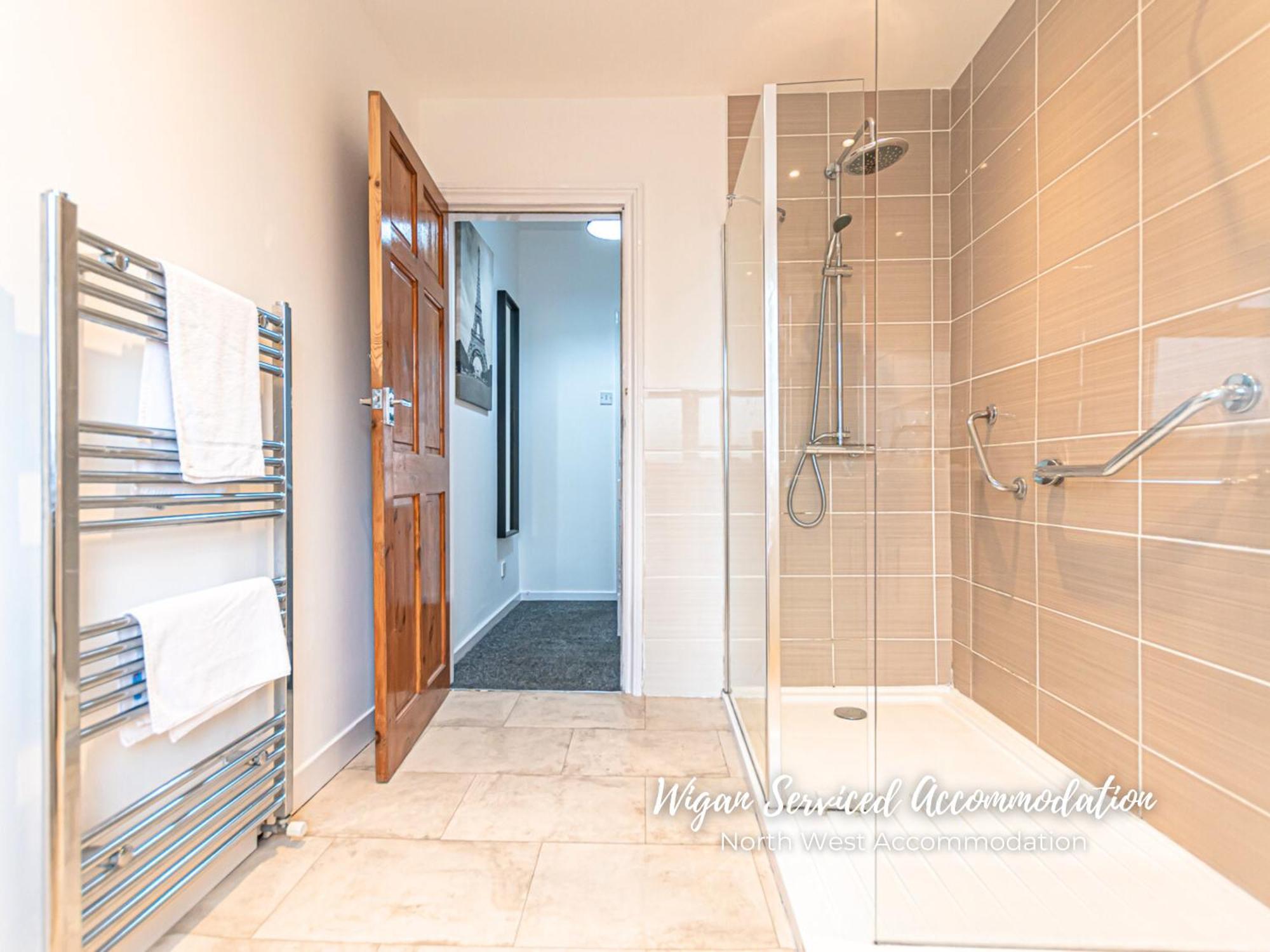 Wigan Serviced Accommodation Bagian luar foto